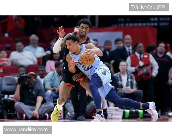 战术拆解:球员交易为何能掌控比赛节奏?